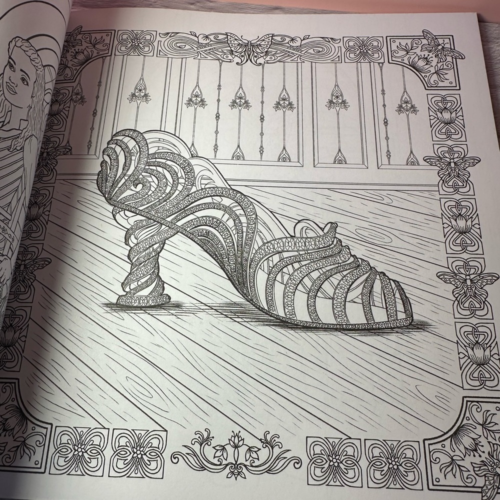 WICKED Coloring Book brand new - Picture 5 of 9